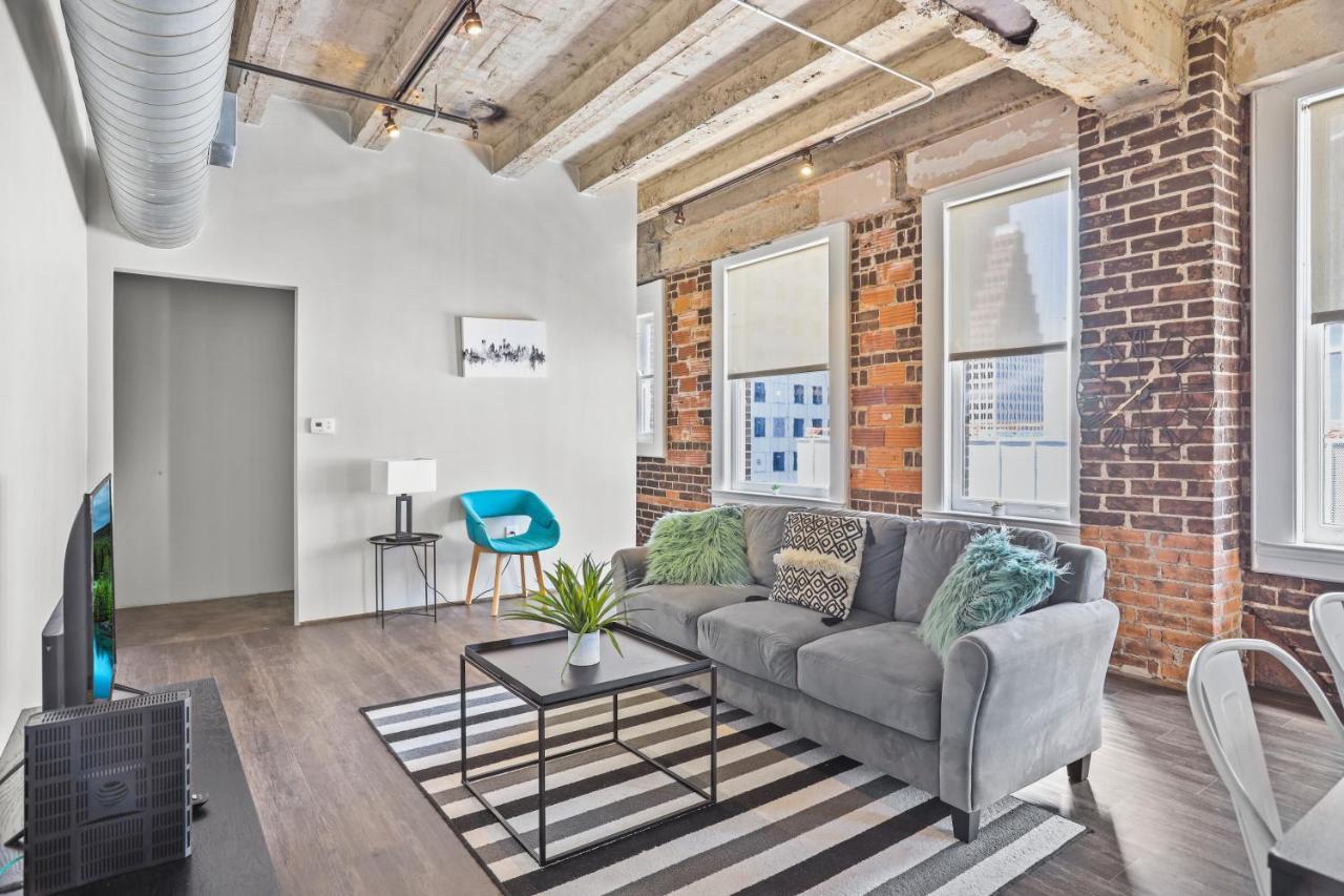 Frontdesk I The Rice Apts Downtown Houston 아파트 외부 사진